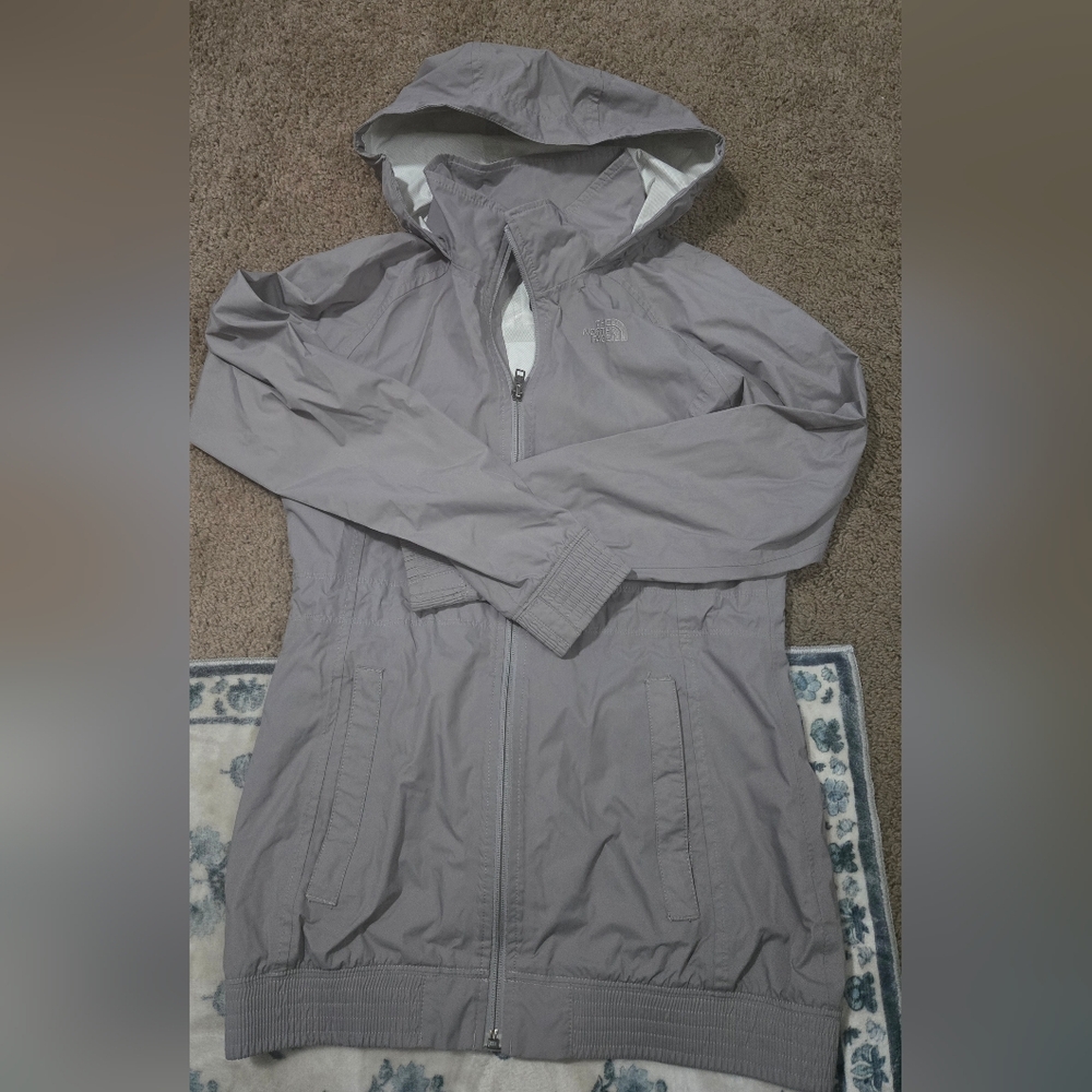 The North Face Womens S Grey Rain Jacket Adjustable Waist, Stretch Cuff Like New